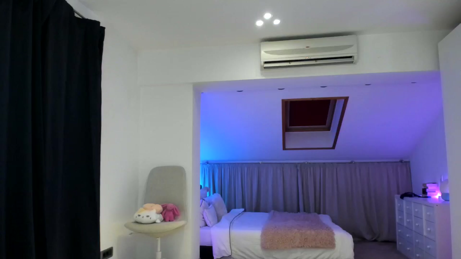 Gallery image thumbnail from AnnieRose__'s myfreecams stream on, 11/12/2024, 05:46 image 18 of 20