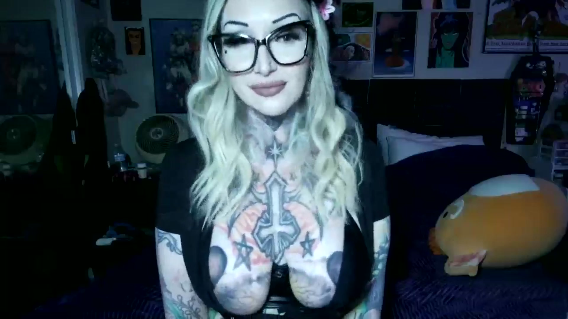 Gallery image thumbnail from AnnieTerror's myfreecams stream on, 08/17/2025, 02:02 image 11 of 20