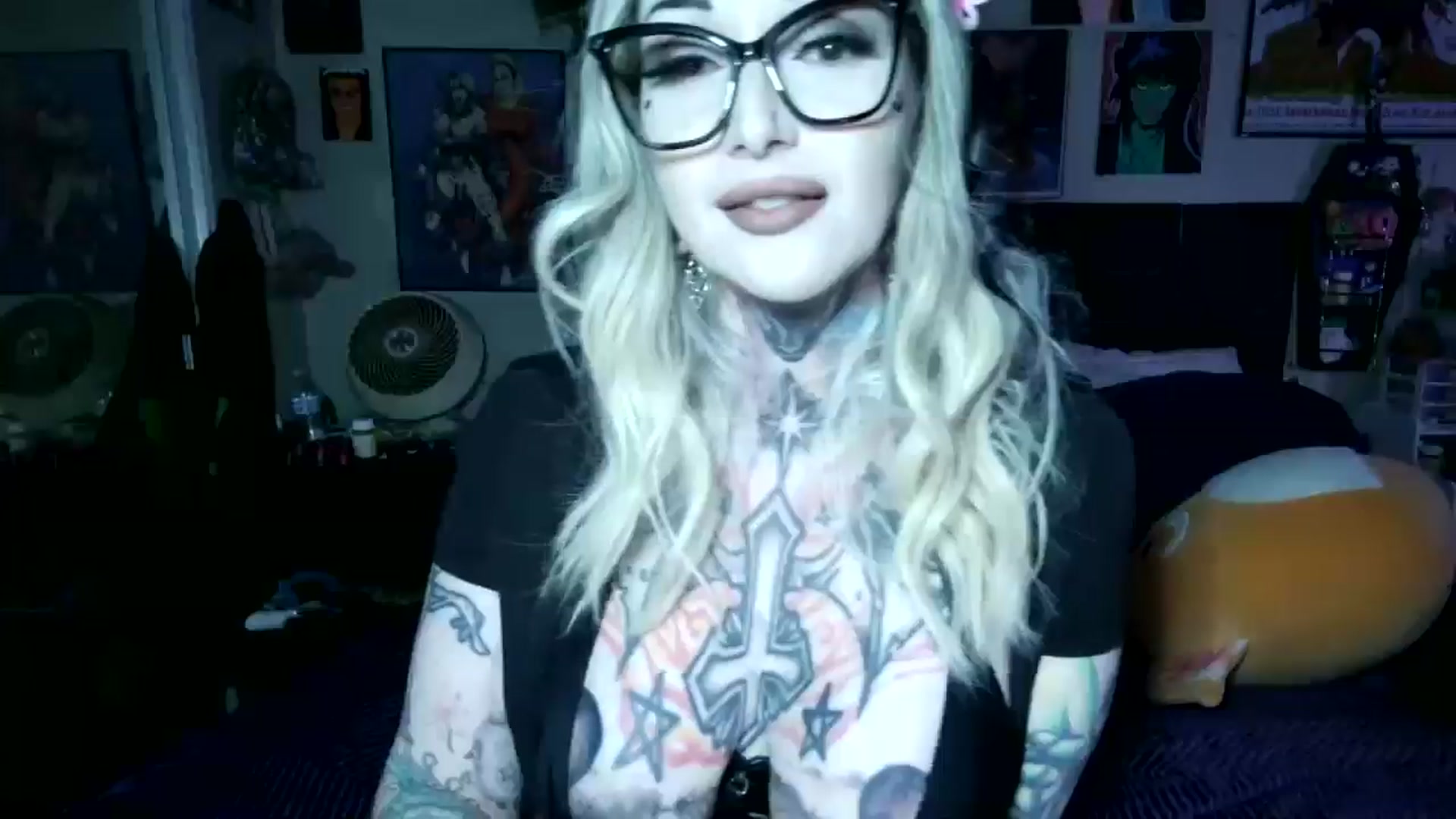Gallery image thumbnail from AnnieTerror's myfreecams stream on, 08/17/2025, 02:02 image 6 of 20