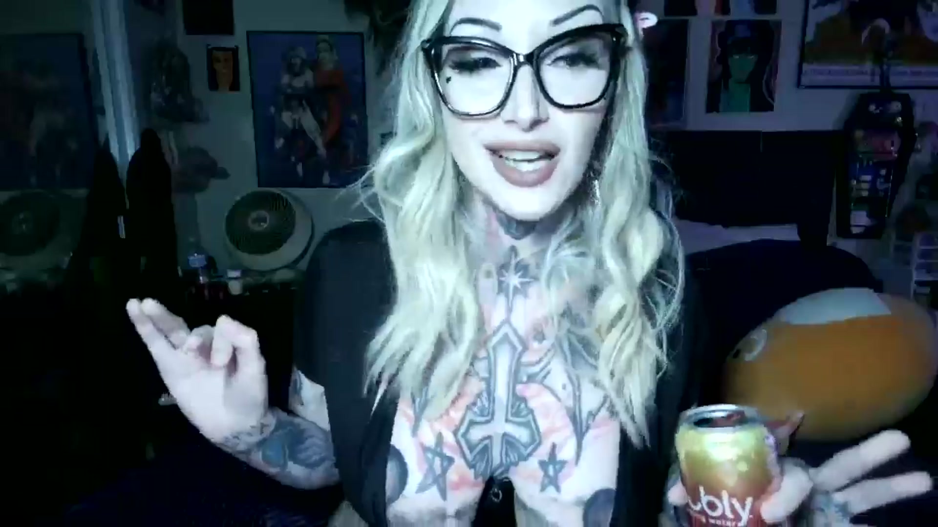 Gallery image thumbnail from AnnieTerror's myfreecams stream on, 08/17/2025, 02:02 image 3 of 20