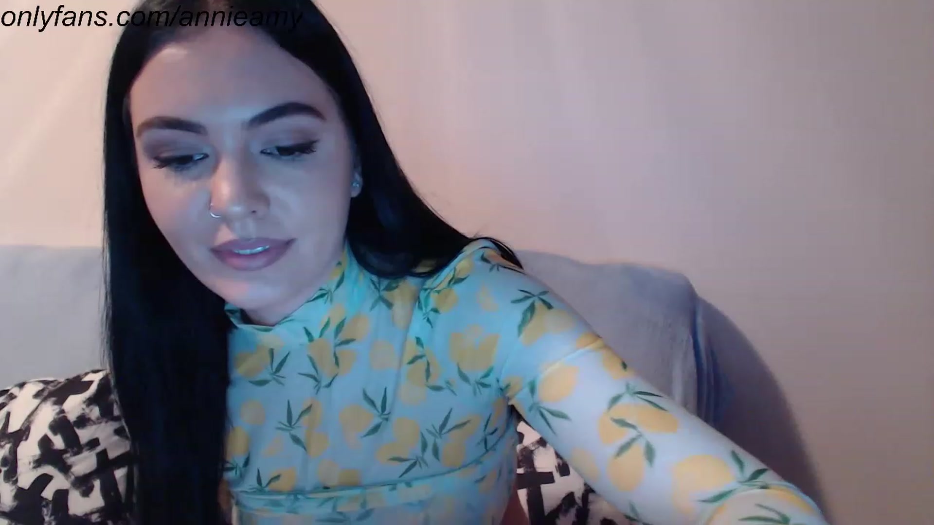 Gallery image thumbnail from Annie_Amy's myfreecams stream on, 11/14/2022, 15:19 image 17 of 20