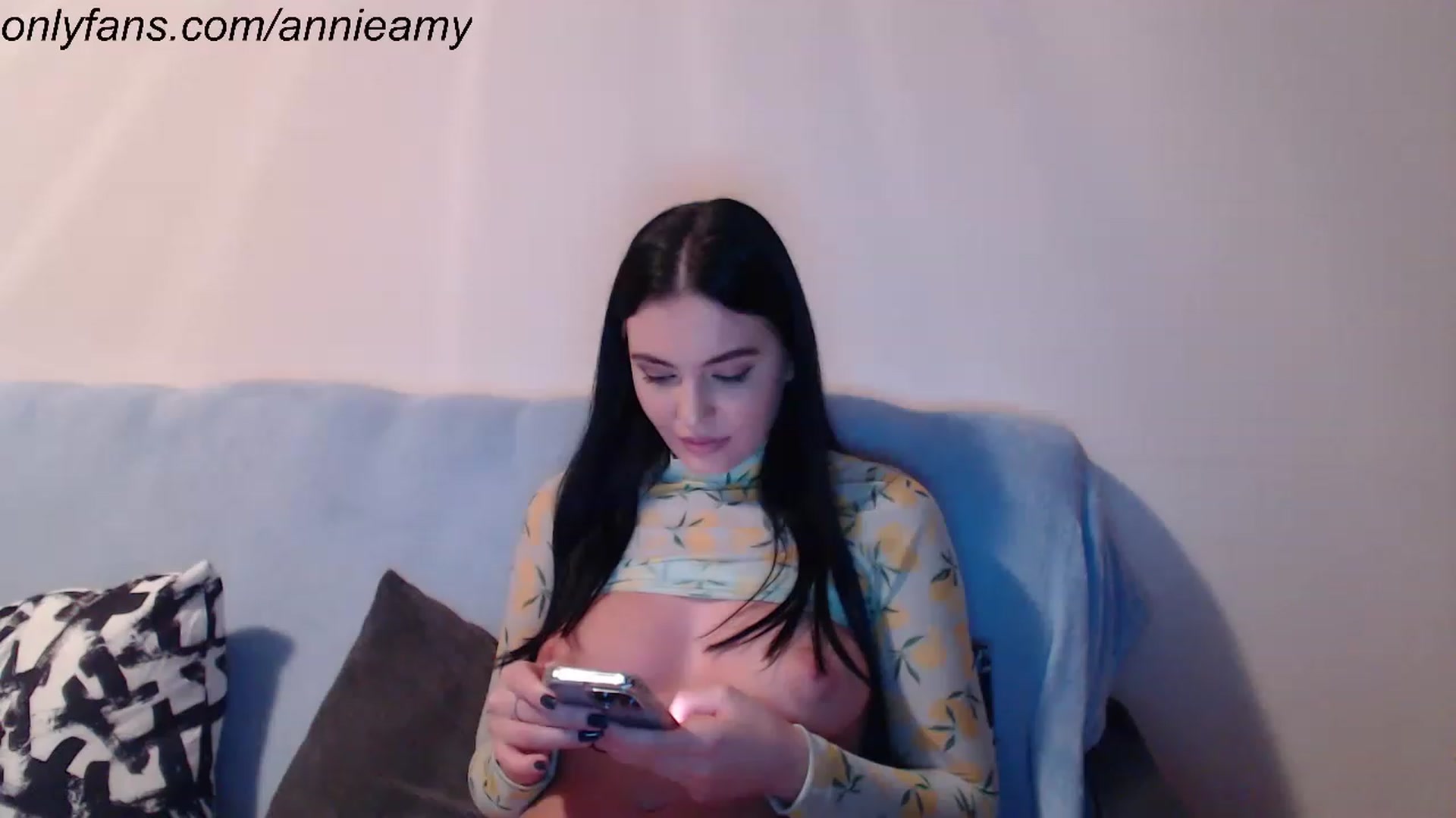 Gallery image thumbnail from Annie_Amy's myfreecams stream on, 11/14/2022, 15:19 image 19 of 20