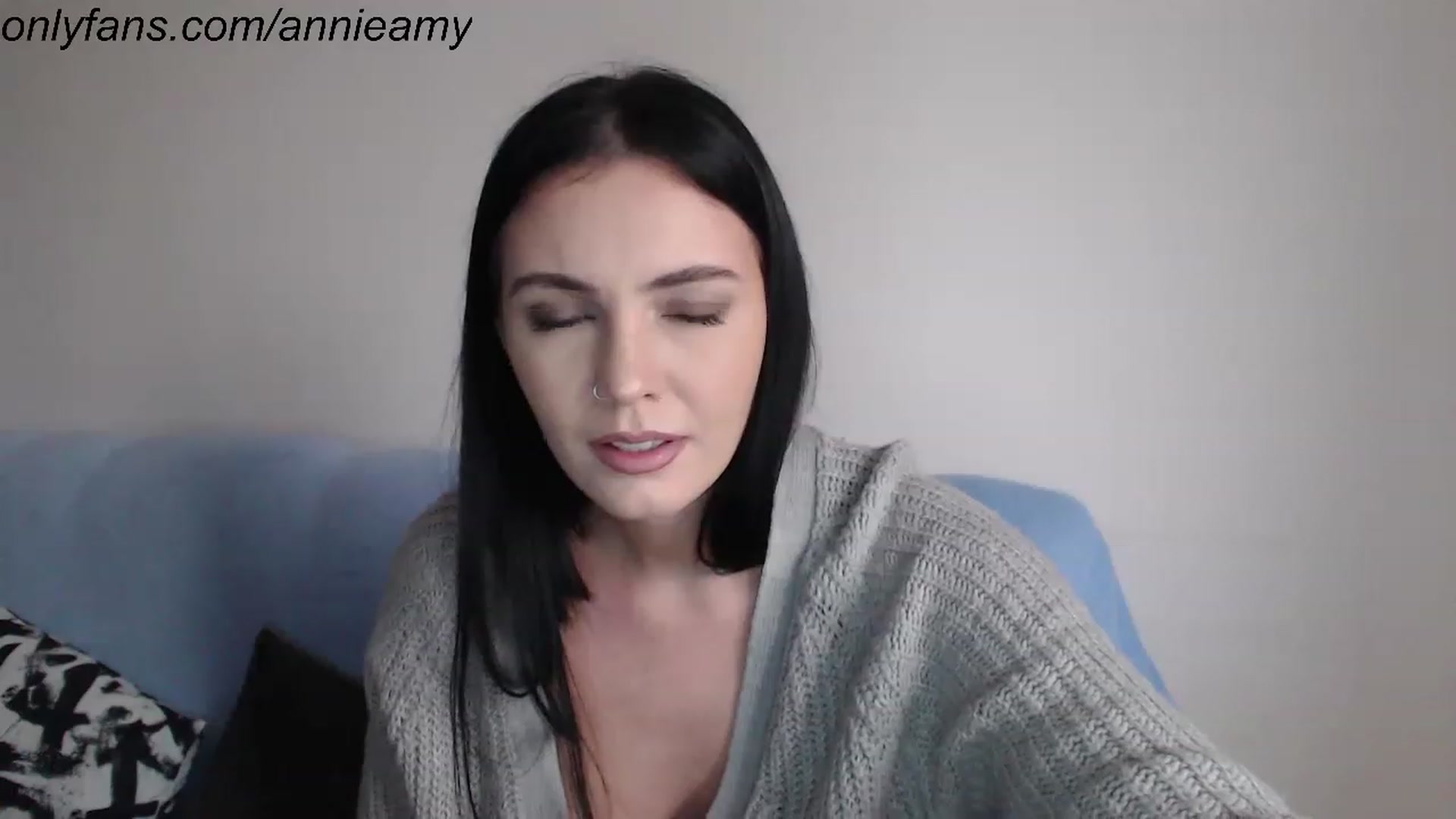 Gallery image thumbnail from Annie_Amy's myfreecams stream on, 11/17/2022, 13:20 image 9 of 20