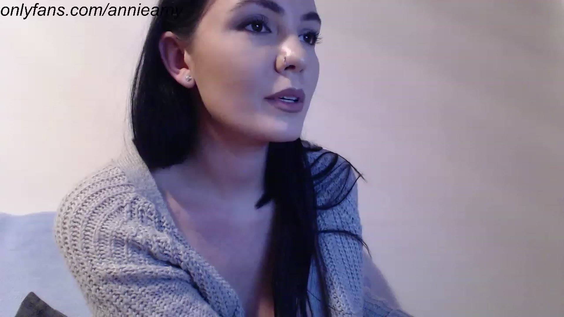 Gallery image thumbnail from Annie_Amy's myfreecams stream on, 11/19/2022, 16:34 image 9 of 20