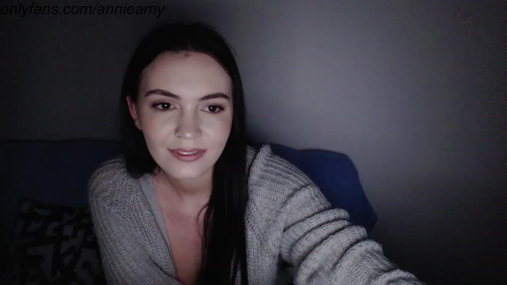 Gallery image thumbnail from Annie_Amy's myfreecams stream on, 11/26/2022, 15:08 image 10 of 20