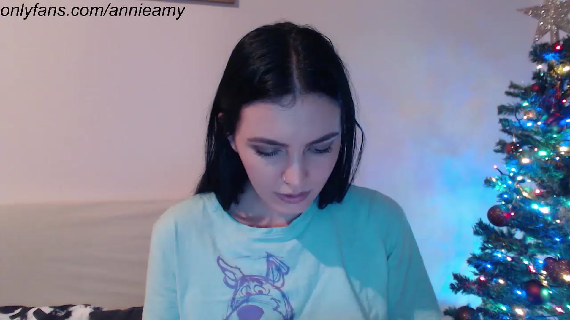 Gallery image thumbnail from Annie_Amy's myfreecams stream on, 12/19/2022, 15:16 image 20 of 20