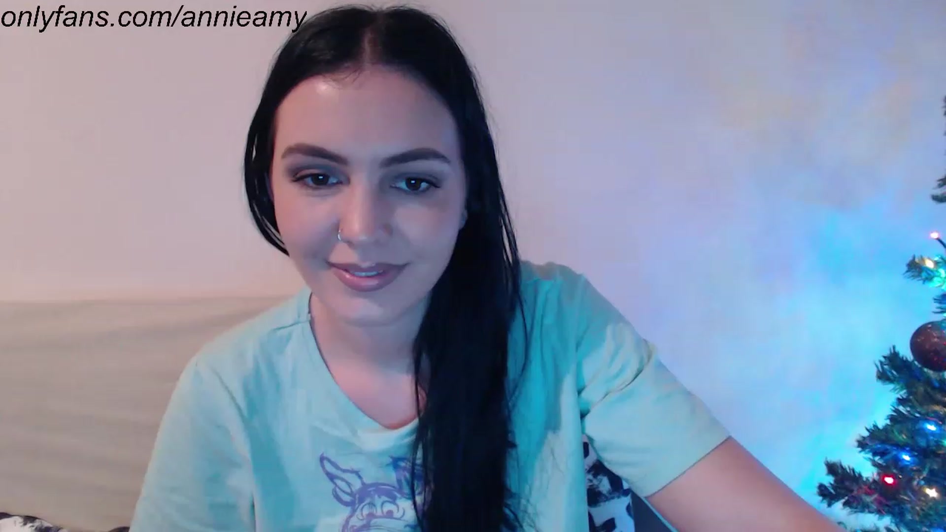 Gallery image thumbnail from Annie_Amy's myfreecams stream on, 12/19/2022, 15:16 image 13 of 20