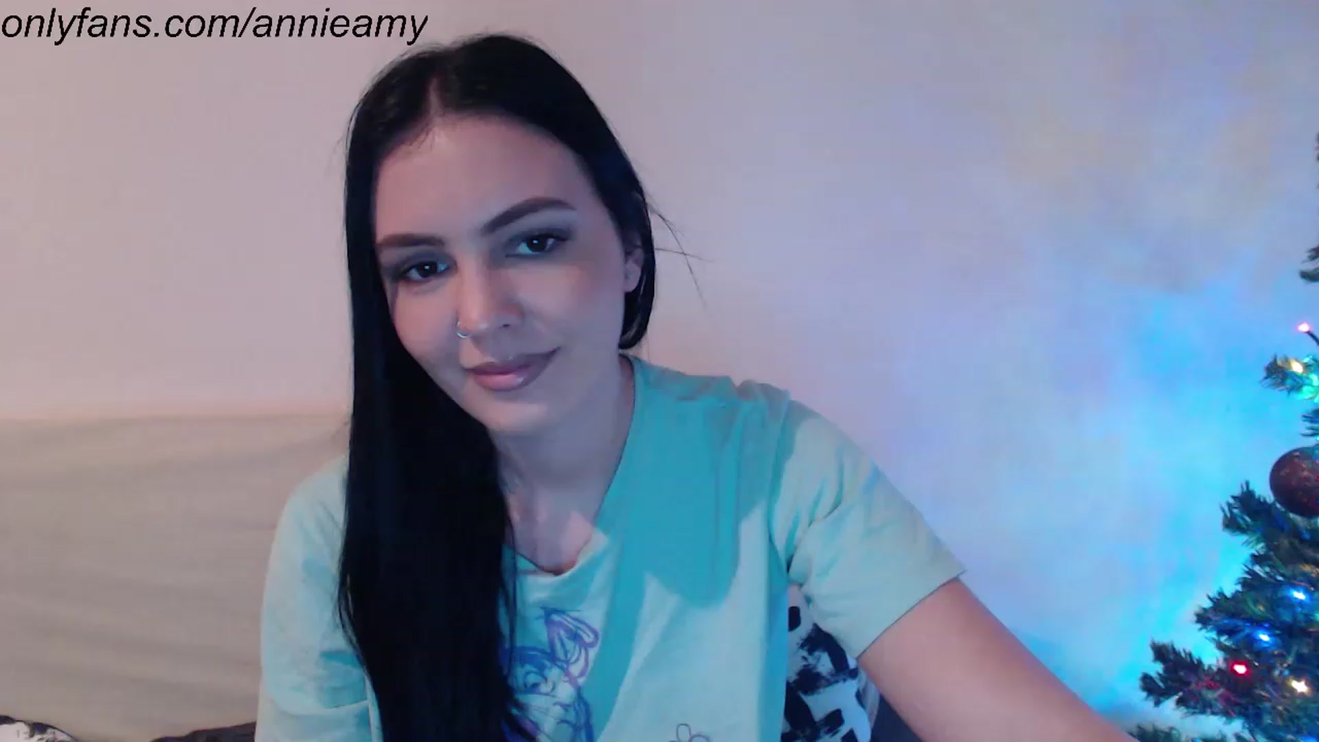 Gallery image thumbnail from Annie_Amy's myfreecams stream on, 12/19/2022, 15:16 image 1 of 20