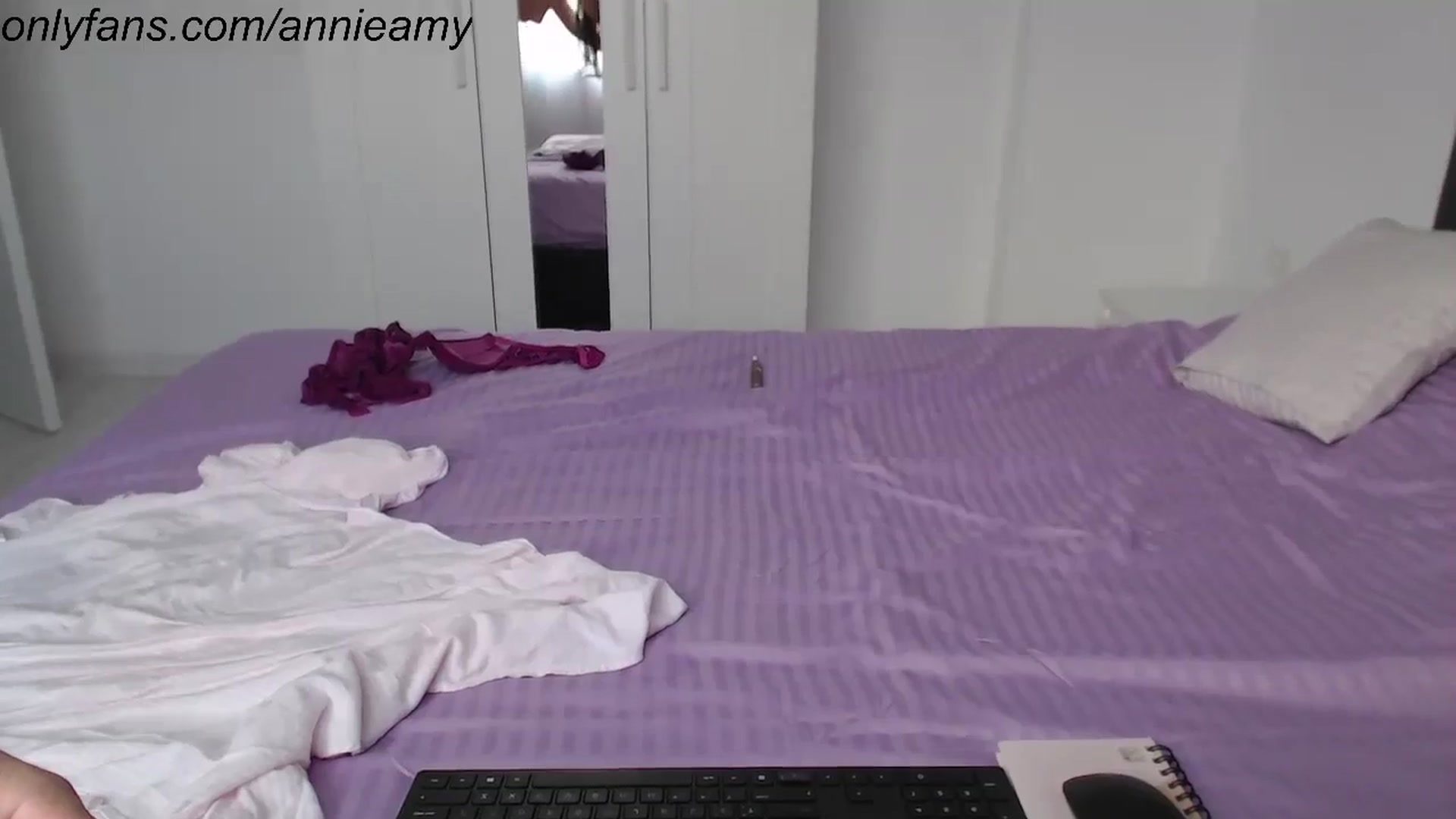 Gallery image thumbnail from Annie_Amy's myfreecams stream on, 09/15/2023, 13:30 image 5 of 20