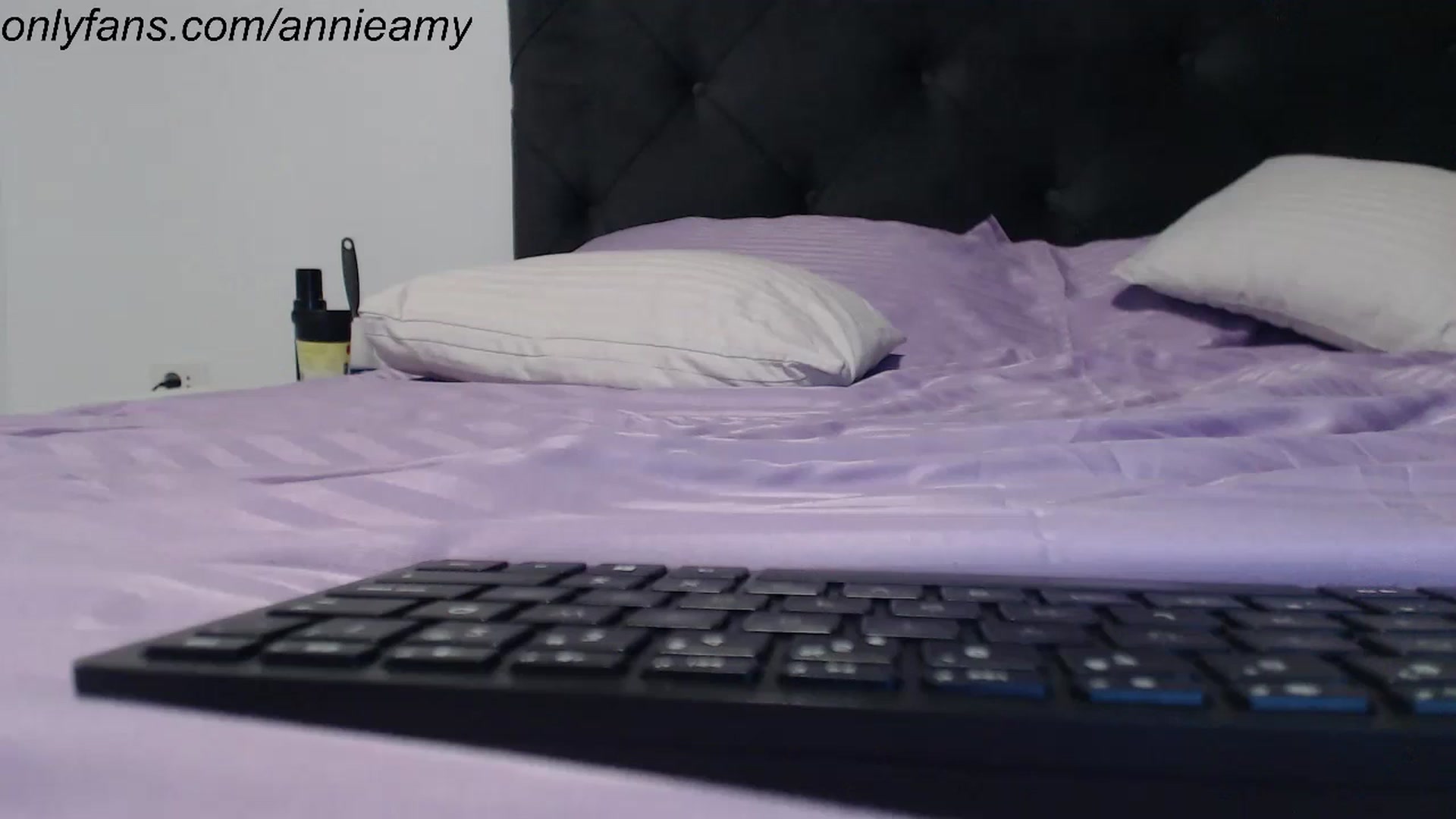Gallery image thumbnail from Annie_Amy's myfreecams stream on, 09/19/2023, 17:35 image 4 of 20