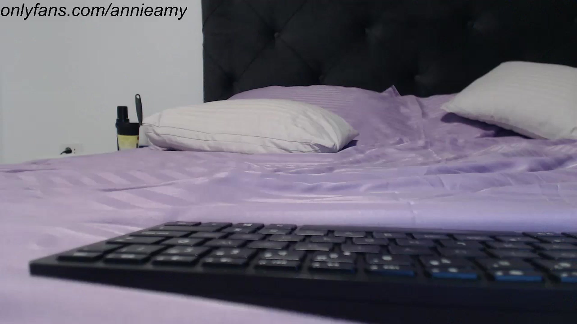 Gallery image thumbnail from Annie_Amy's myfreecams stream on, 09/19/2023, 17:35 image 3 of 20