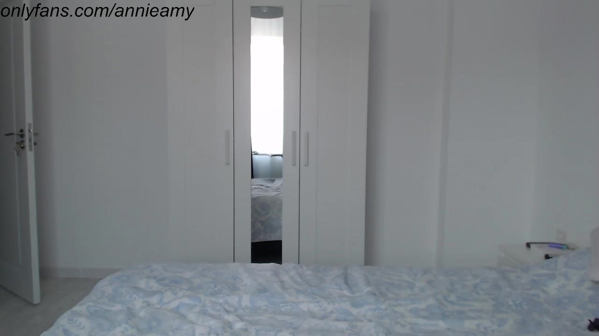 Gallery image thumbnail from Annie_Amy's myfreecams stream on, 10/15/2023, 12:03 image 10 of 20