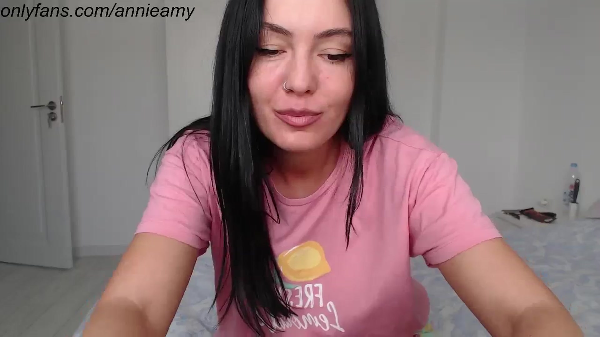 Gallery image thumbnail from Annie_Amy's myfreecams stream on, 10/21/2023, 13:40 image 2 of 20