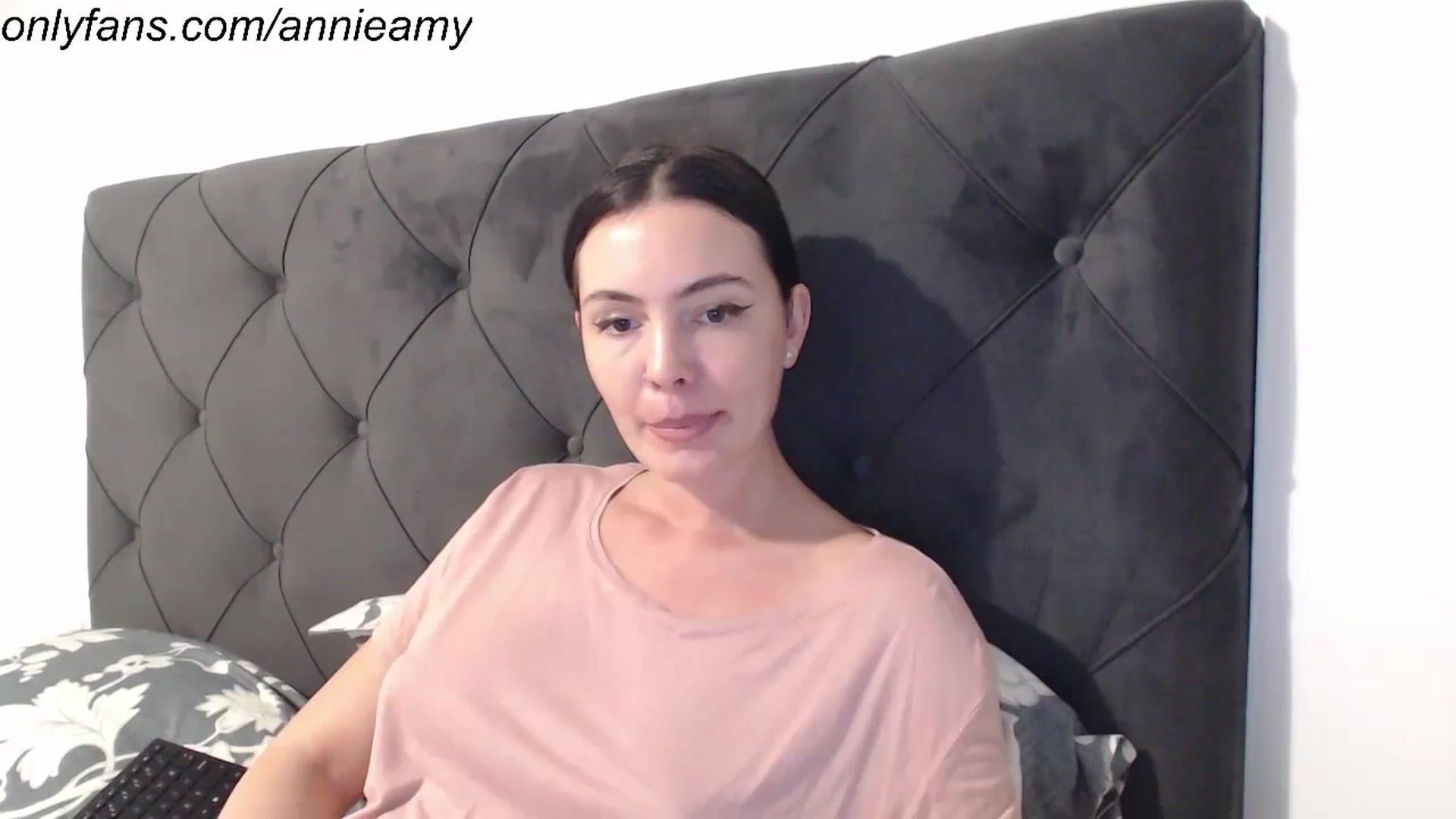 Gallery image thumbnail from Annie_Amy's myfreecams stream on, 01/23/2024, 17:36 image 13 of 20