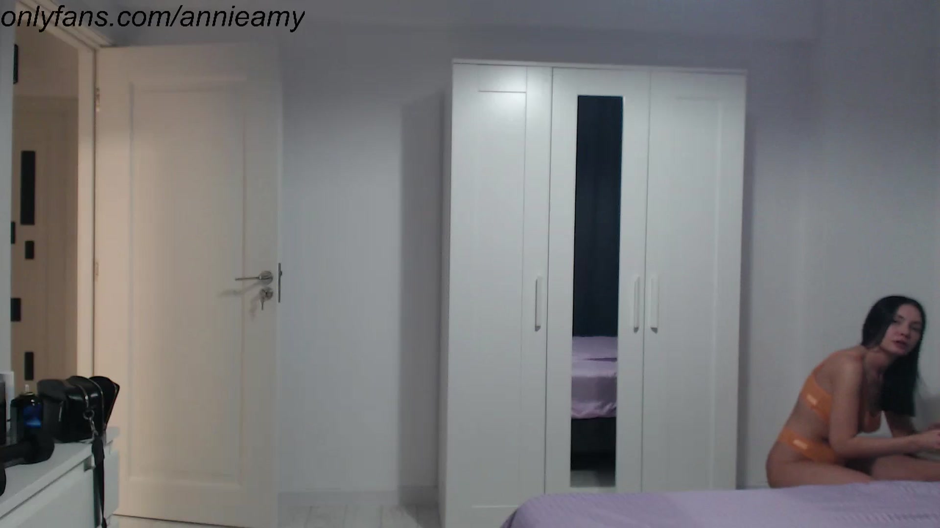 Gallery image thumbnail from Annie_Amy's myfreecams stream on, 02/06/2024, 16:08 image 14 of 20