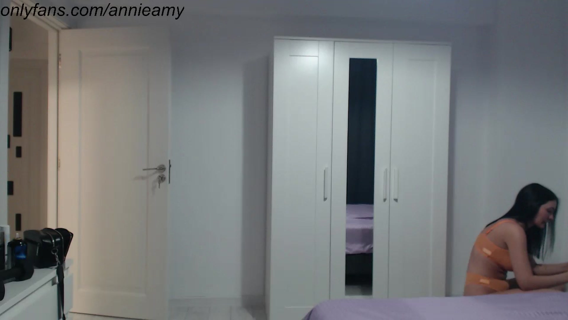 Gallery image thumbnail from Annie_Amy's myfreecams stream on, 02/06/2024, 16:08 image 16 of 20
