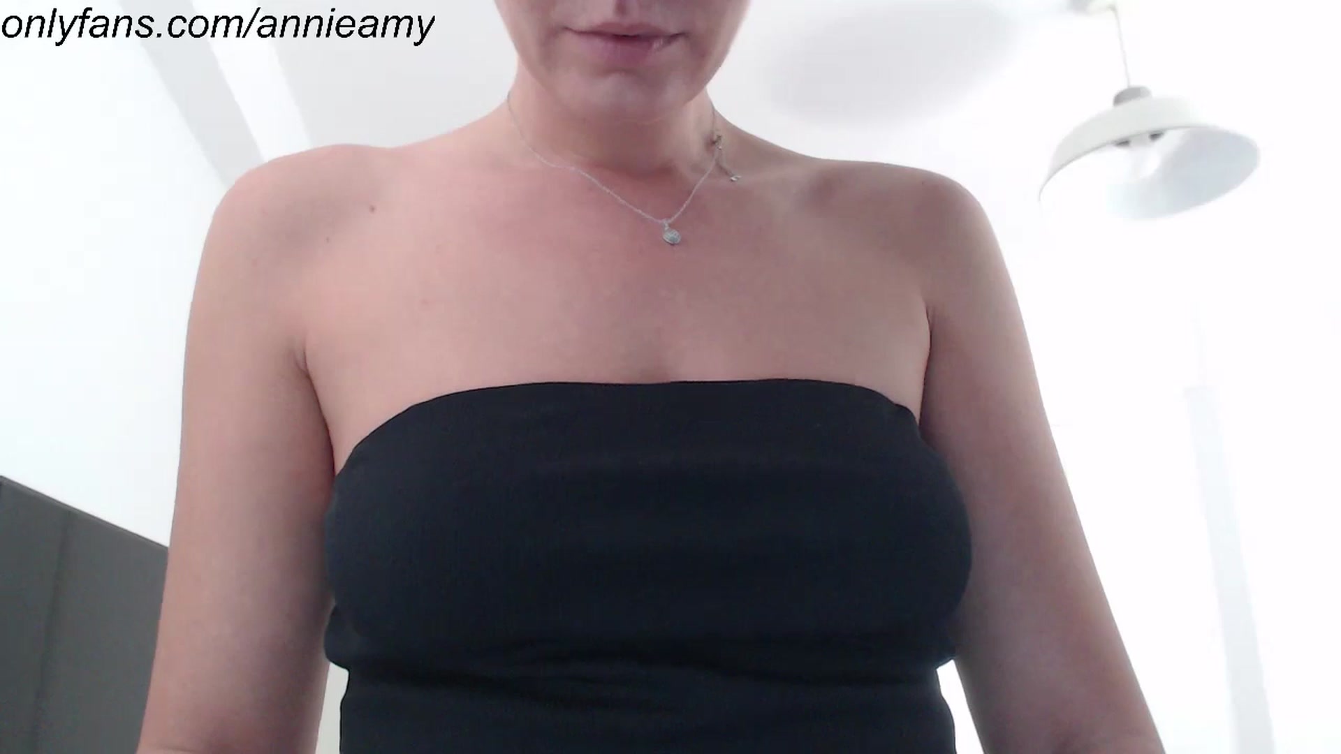 Gallery image thumbnail from Annie_Amy's myfreecams stream on, 08/15/2024, 13:53 image 10 of 20
