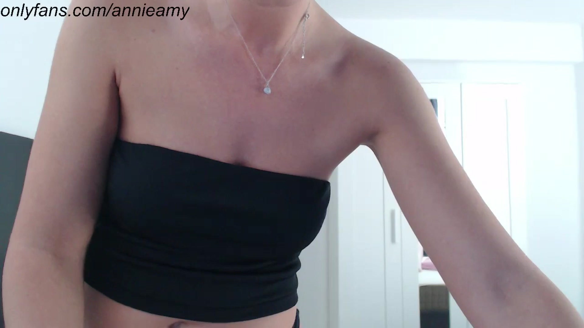Gallery image thumbnail from Annie_Amy's myfreecams stream on, 08/15/2024, 13:53 image 6 of 20