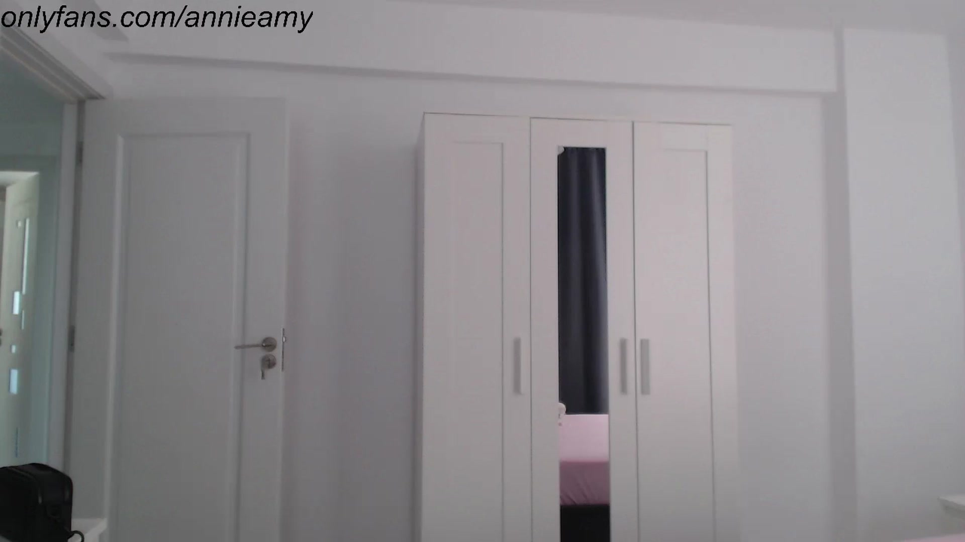 Gallery image thumbnail from Annie_Amy's myfreecams stream on, 08/15/2024, 14:44 image 3 of 20