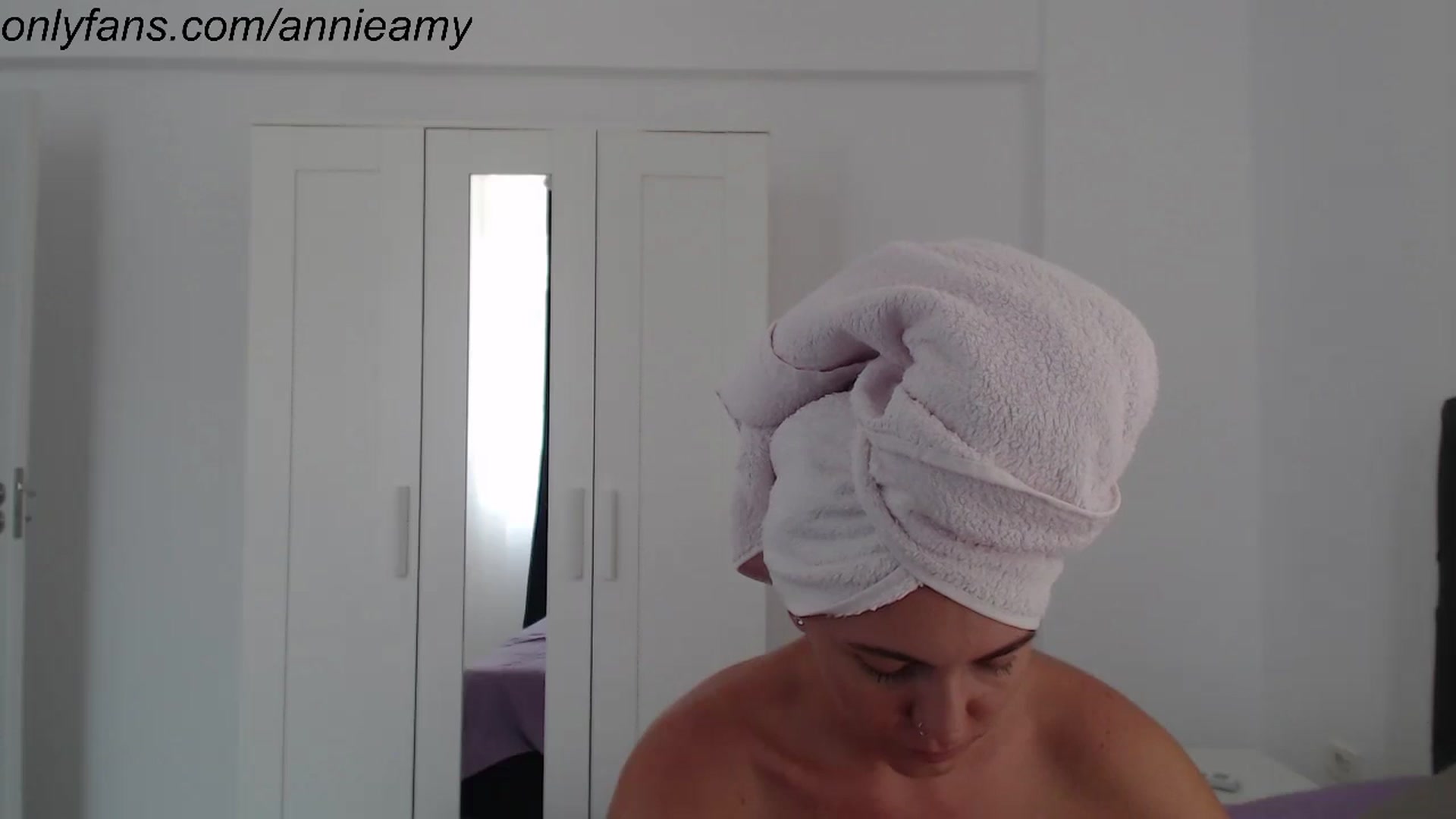 Gallery image thumbnail from Annie_Amy's myfreecams stream on, 08/23/2024, 14:17 image 18 of 20