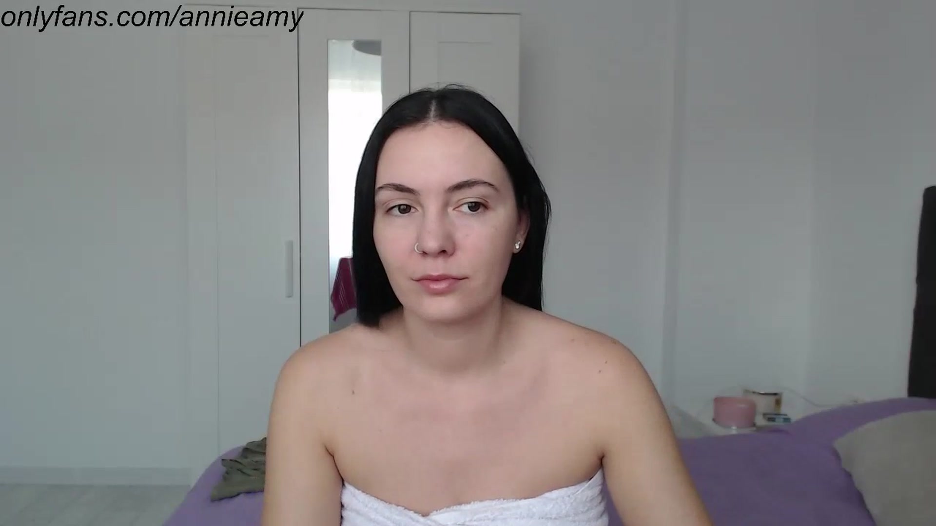 Gallery image thumbnail from Annie_Amy's myfreecams stream on, 11/17/2024, 12:05 image 2 of 20