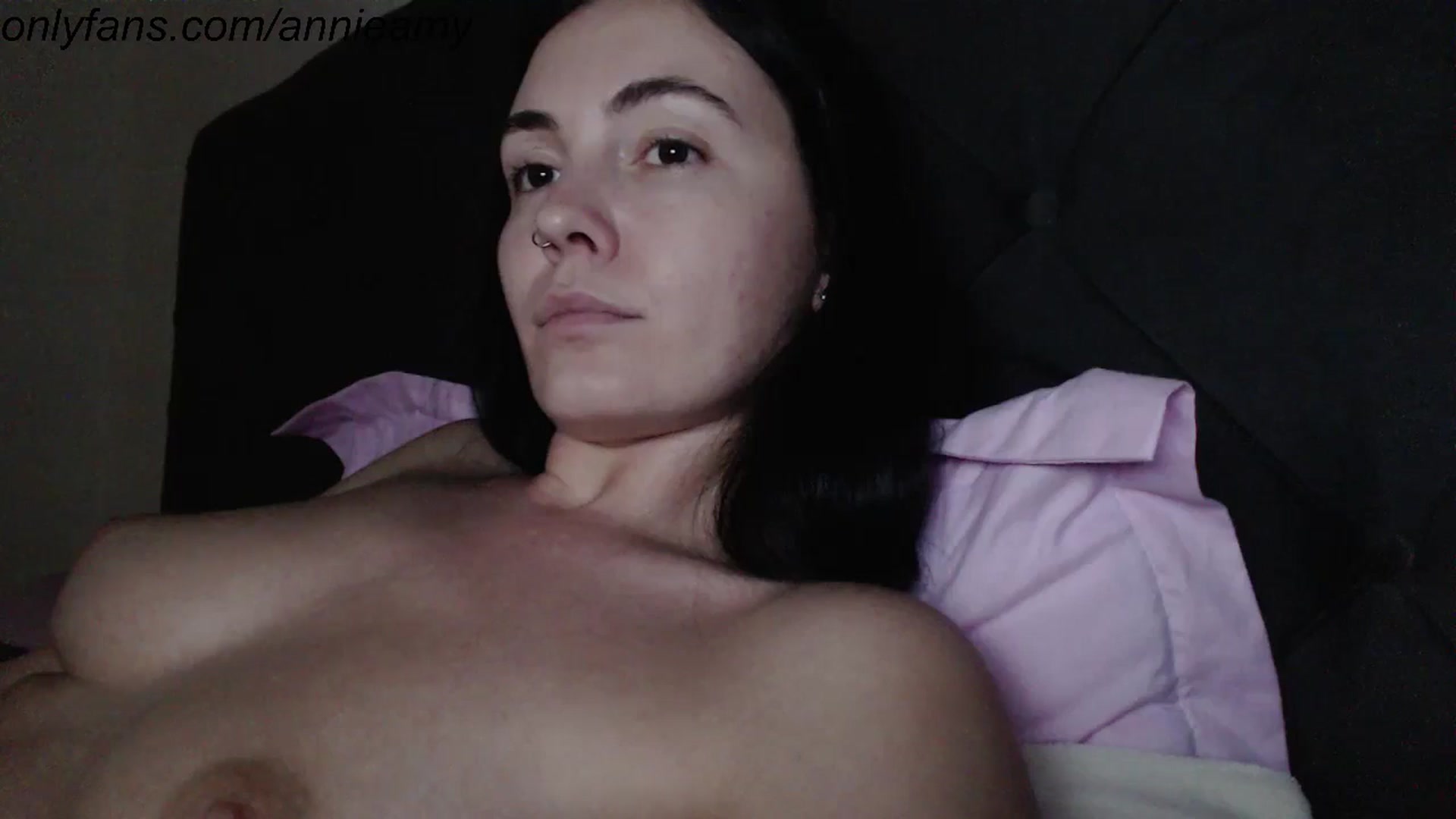 Gallery image thumbnail from Annie_Amy's myfreecams stream on, 11/19/2024, 16:12 image 6 of 20