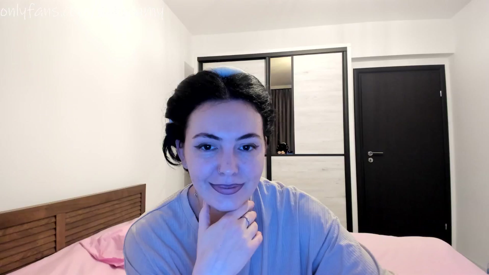 Gallery image thumbnail from Annie_Amy's myfreecams stream on, 12/31/2025, 16:18 image 4 of 20
