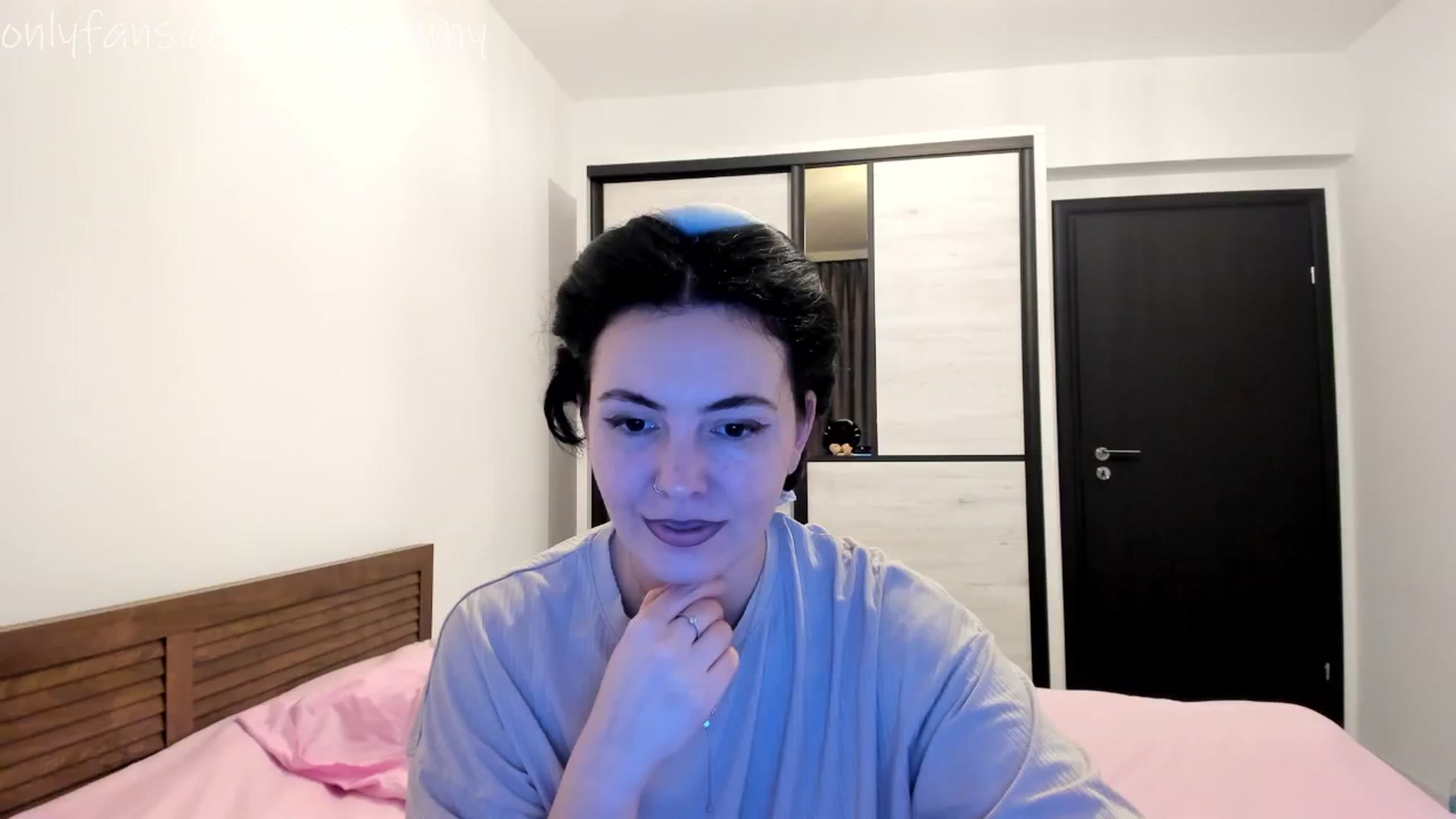 Gallery image thumbnail from Annie_Amy's myfreecams stream on, 12/31/2025, 16:18 image 3 of 20