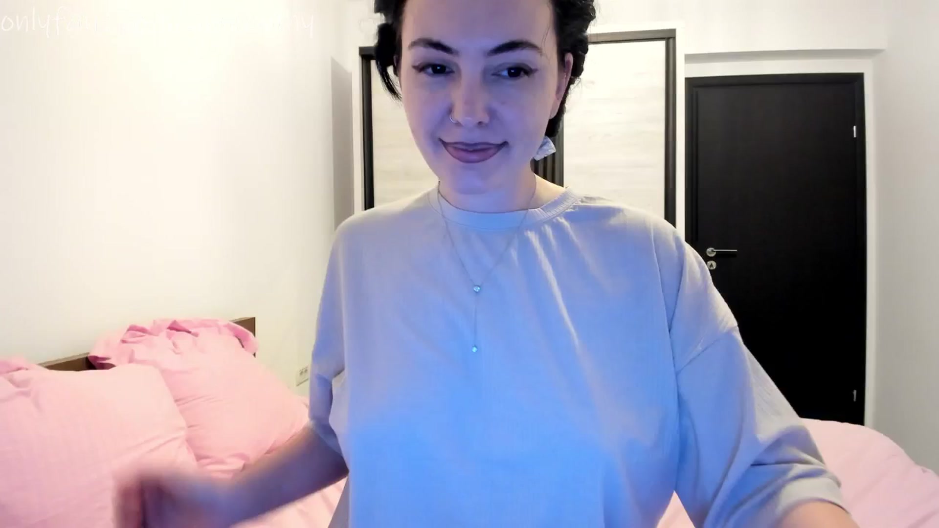 Gallery image thumbnail from Annie_Amy's myfreecams stream on, 12/31/2025, 16:18 image 19 of 20