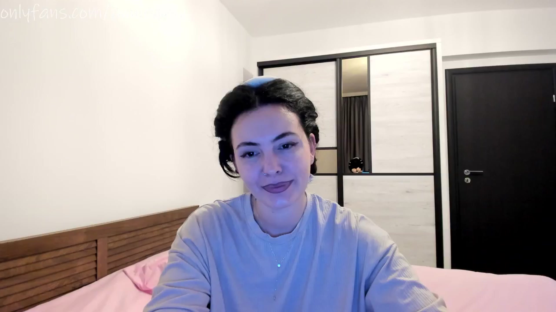 Gallery image thumbnail from Annie_Amy's myfreecams stream on, 12/31/2025, 16:18 image 6 of 20
