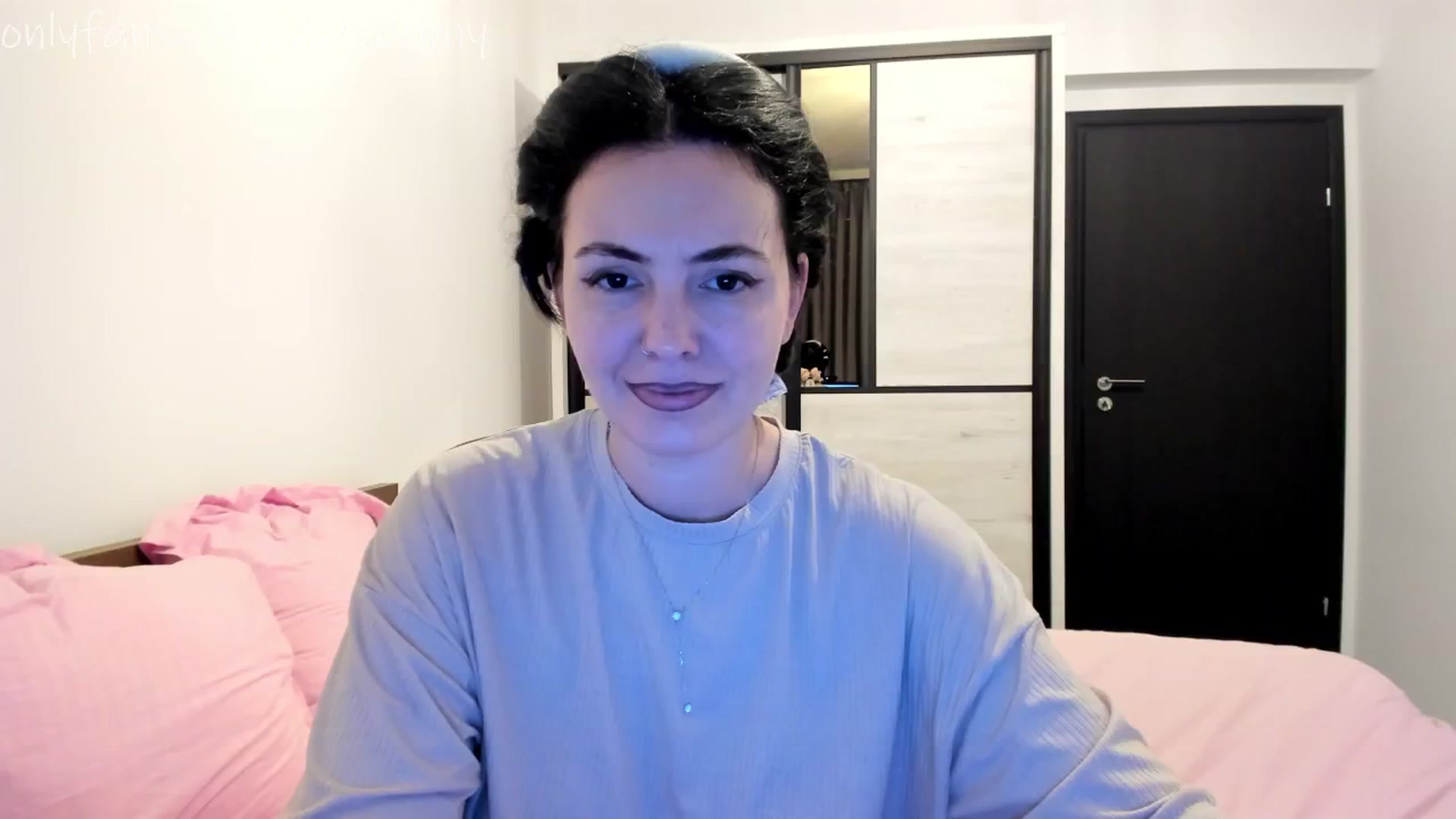 Gallery image thumbnail from Annie_Amy's myfreecams stream on, 12/31/2025, 16:18 image 20 of 20