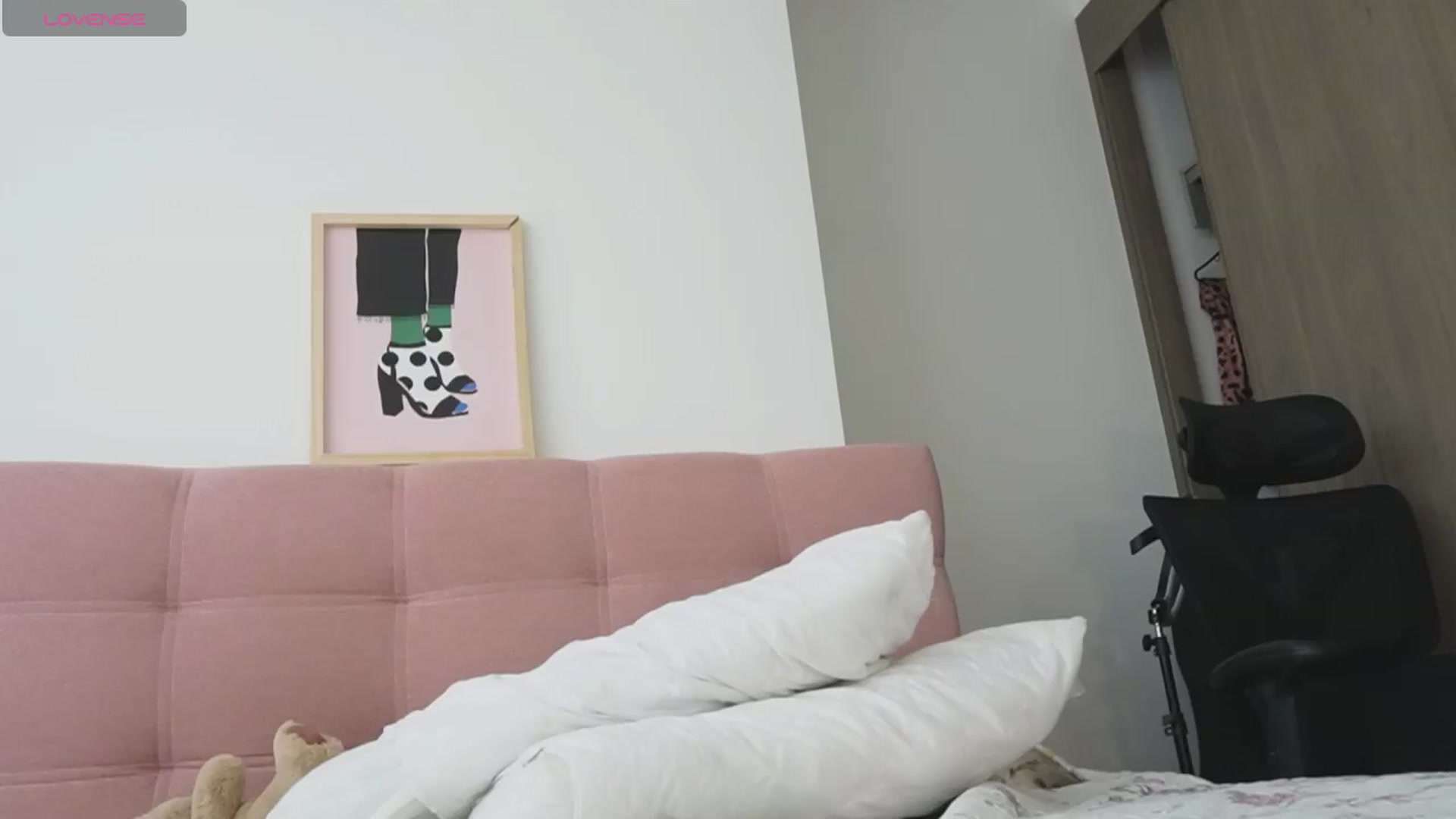 Gallery image thumbnail from Annie_es's myfreecams stream on, 05/30/2026, 16:16 image 16 of 20