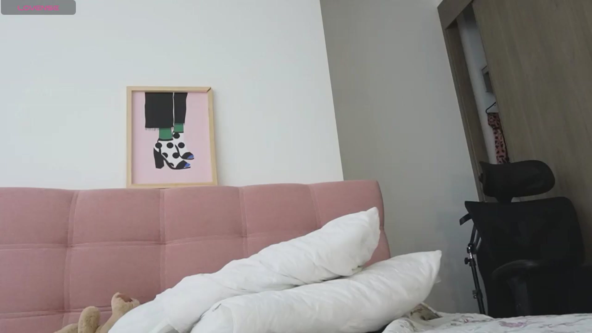 Gallery image thumbnail from Annie_es's myfreecams stream on, 05/30/2026, 16:16 image 15 of 20