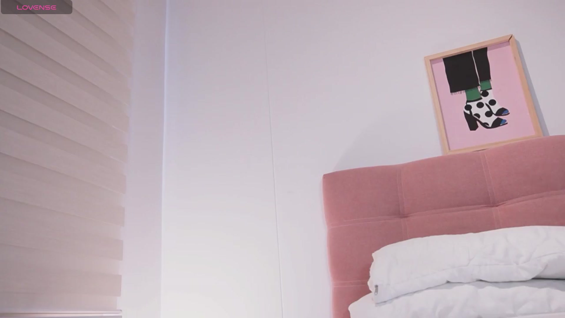 Gallery image thumbnail from Annie_es's myfreecams stream on, 06/08/2026, 13:13 image 17 of 20