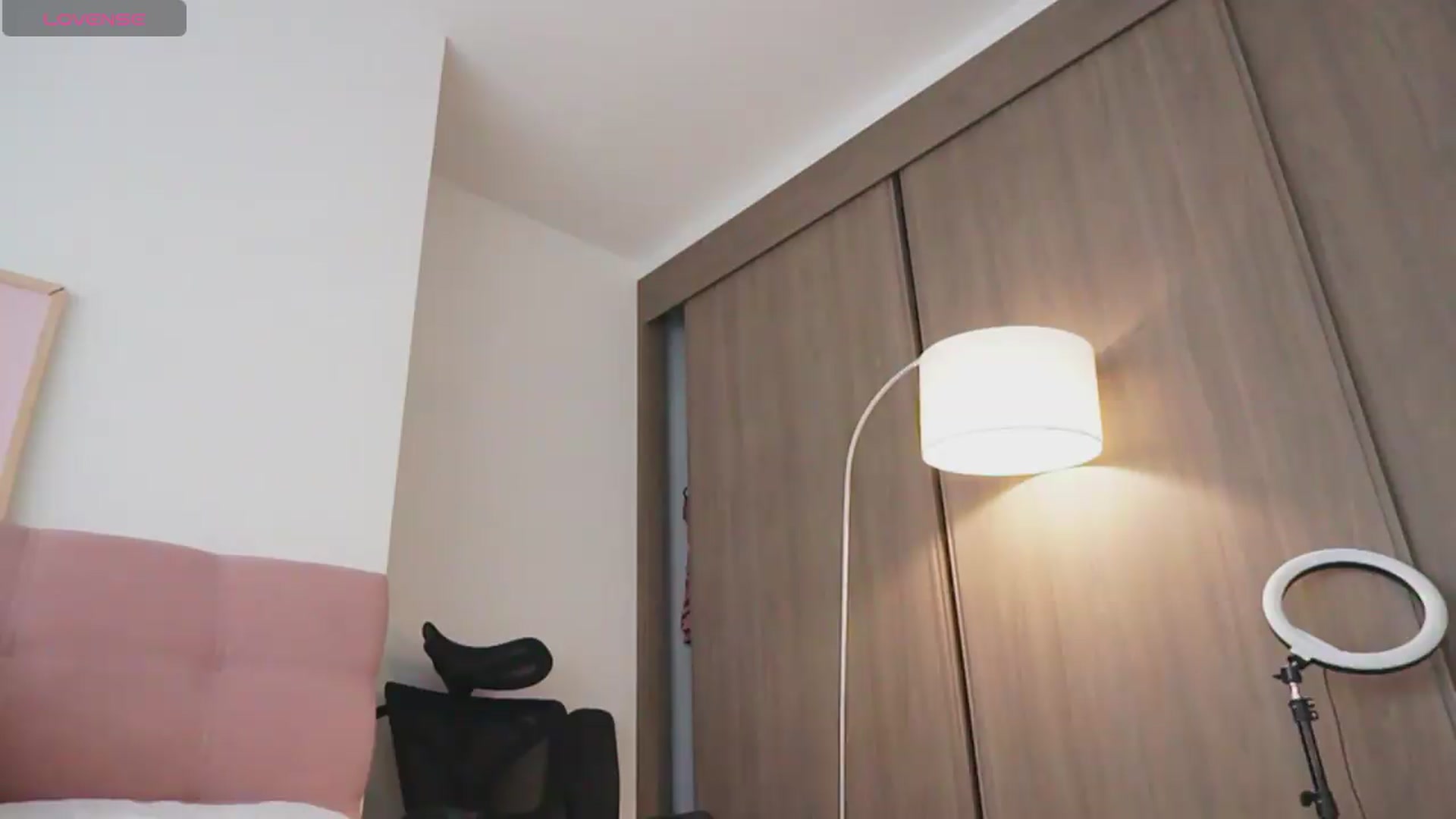 Gallery image thumbnail from Annie_es's myfreecams stream on, 07/04/2026, 14:56 image 17 of 20