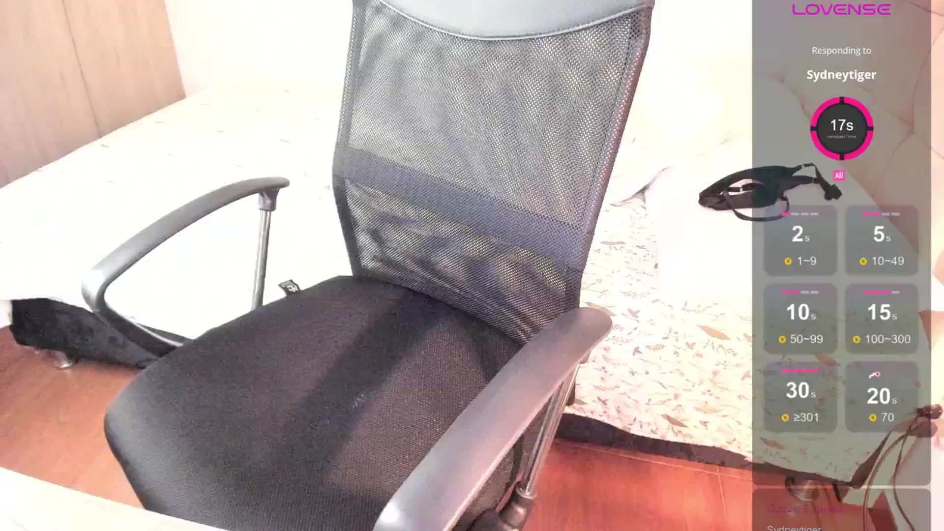 Gallery image thumbnail from Annie_lu's myfreecams stream on, 09/17/2024, 23:56 image 16 of 20