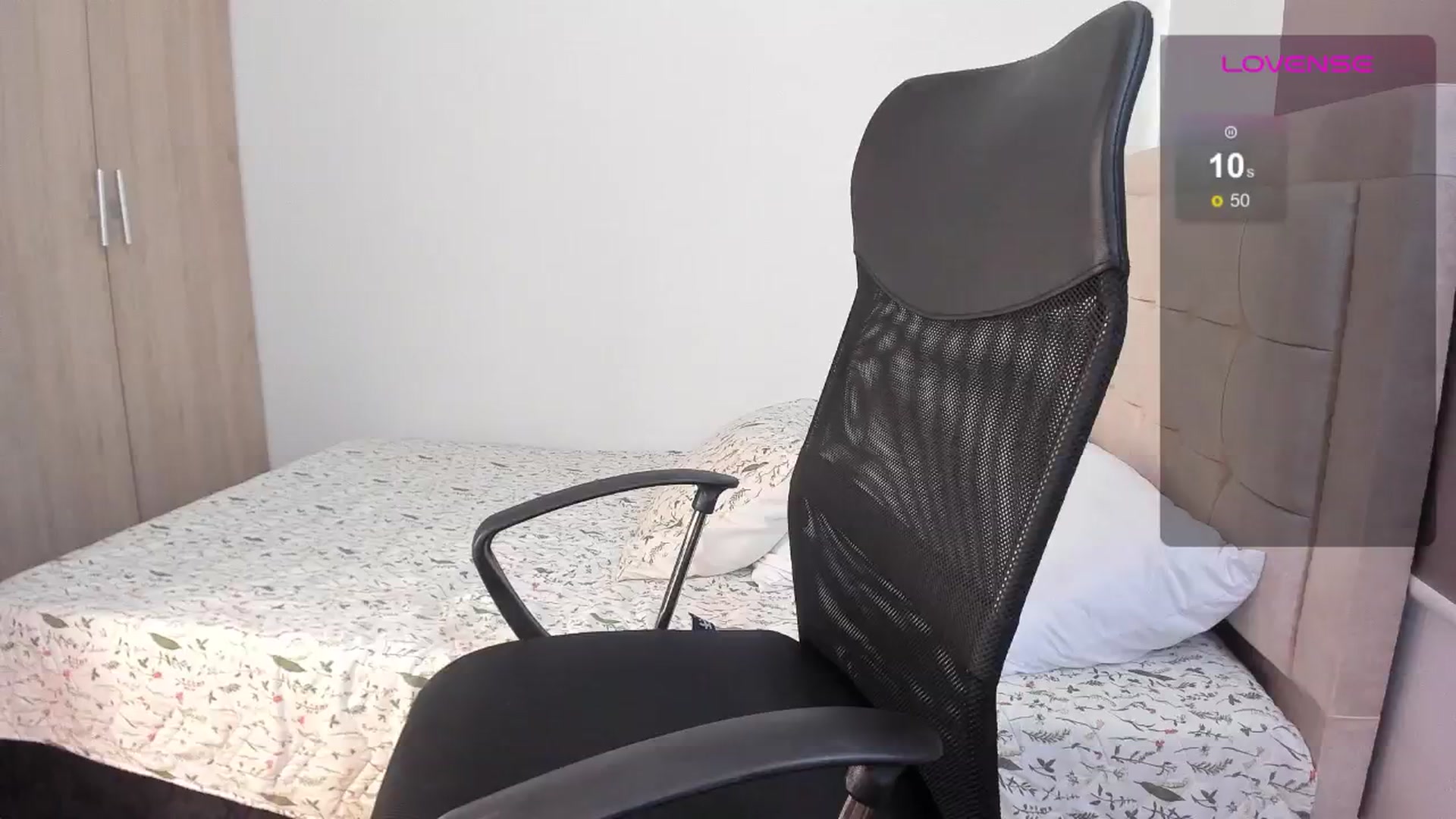 Gallery image thumbnail from Annie_lu's myfreecams stream on, 09/24/2024, 16:52 image 5 of 20