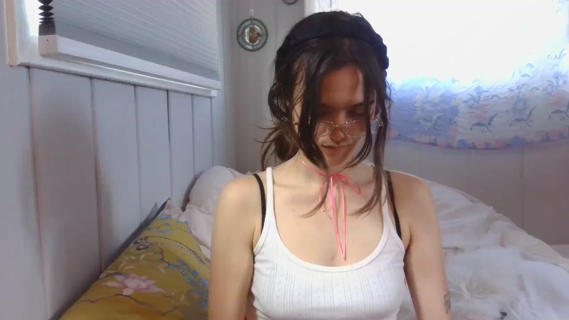 Gallery image thumbnail from Annie_thing4u's myfreecams stream on, 08/05/2023, 01:35 image 18 of 20
