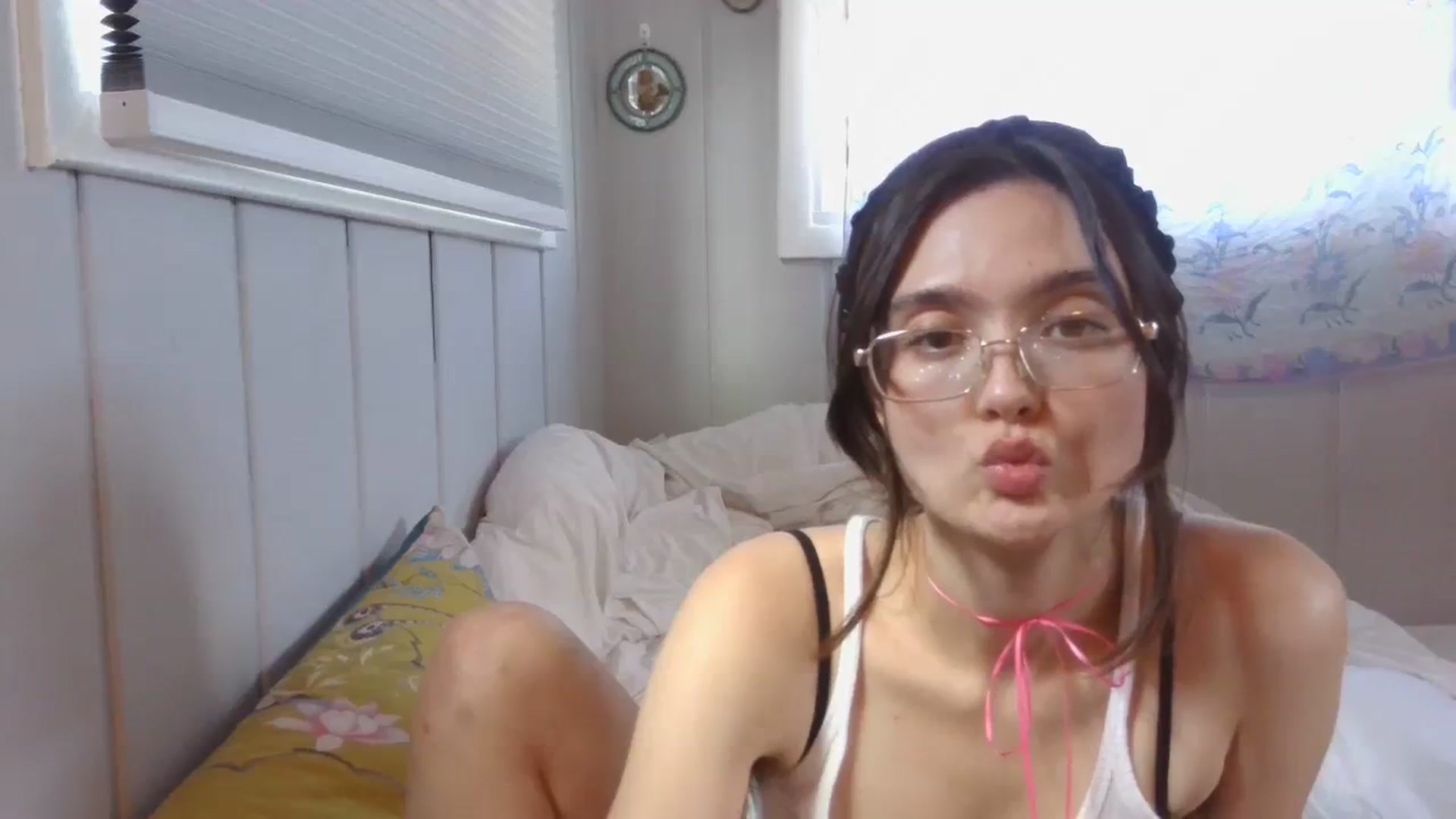 Gallery image thumbnail from Annie_thing4u's myfreecams stream on, 08/05/2023, 01:35 image 19 of 20