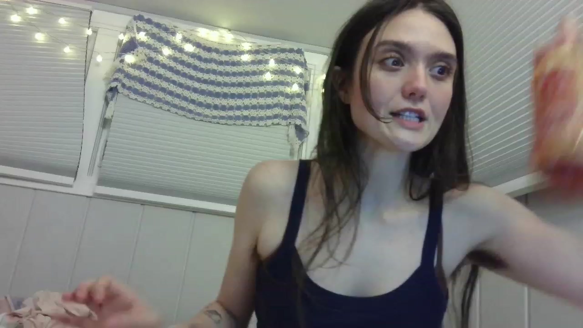 Gallery image thumbnail from Annie_thing4u's myfreecams stream on, 09/17/2023, 09:32 image 4 of 20