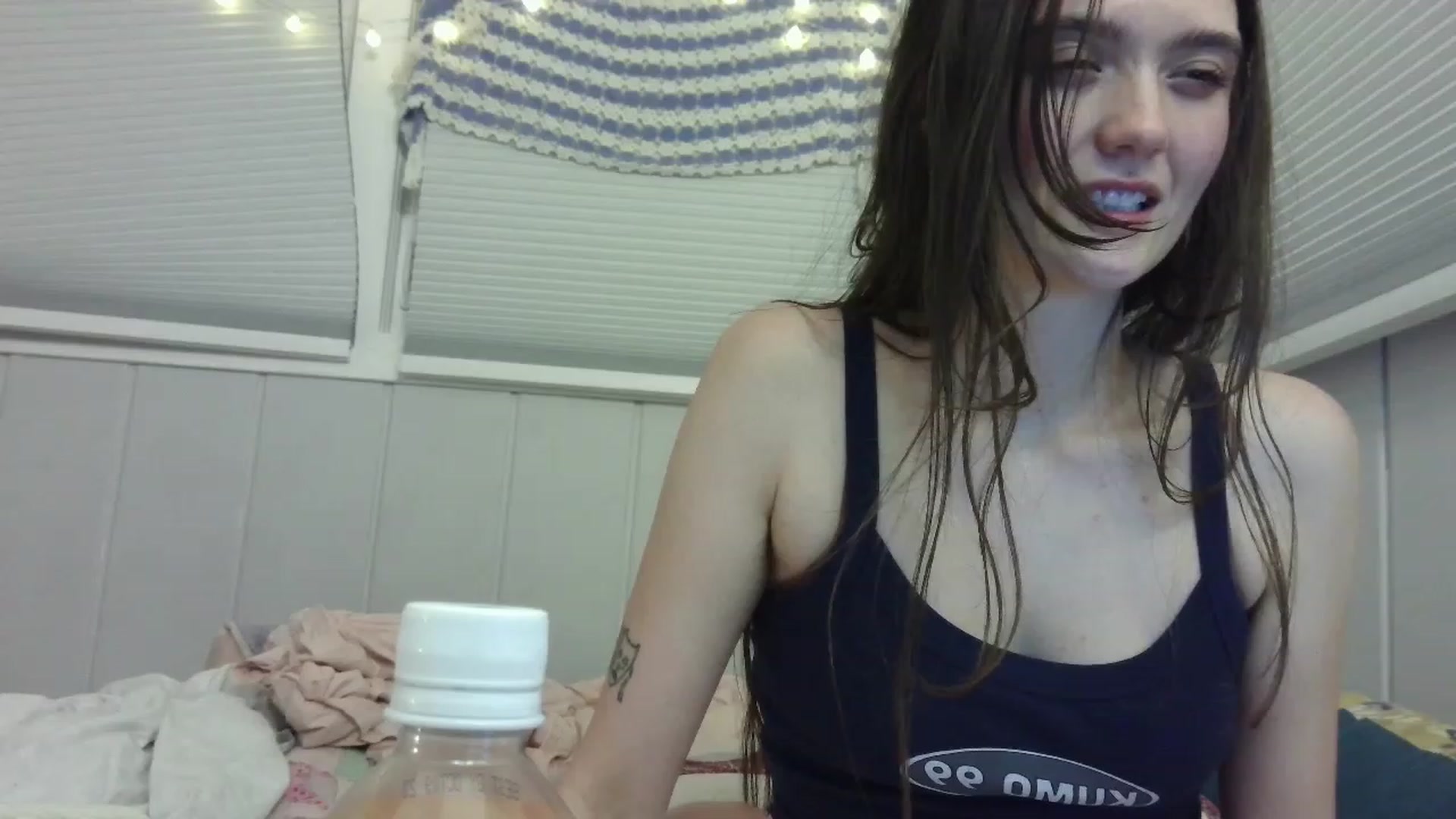 Gallery image thumbnail from Annie_thing4u's myfreecams stream on, 09/17/2023, 09:32 image 6 of 20