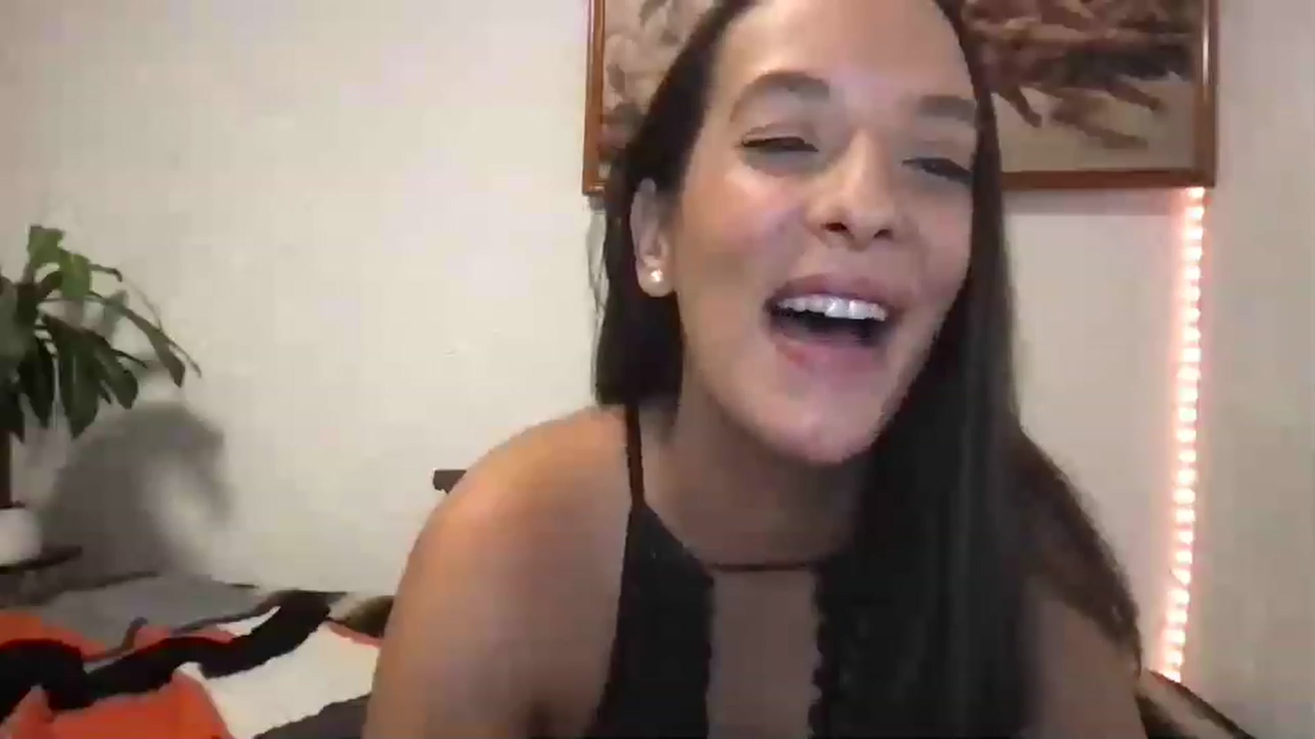 Gallery image thumbnail from AnnisRoom's myfreecams stream on, 07/05/2023, 04:40 image 14 of 20