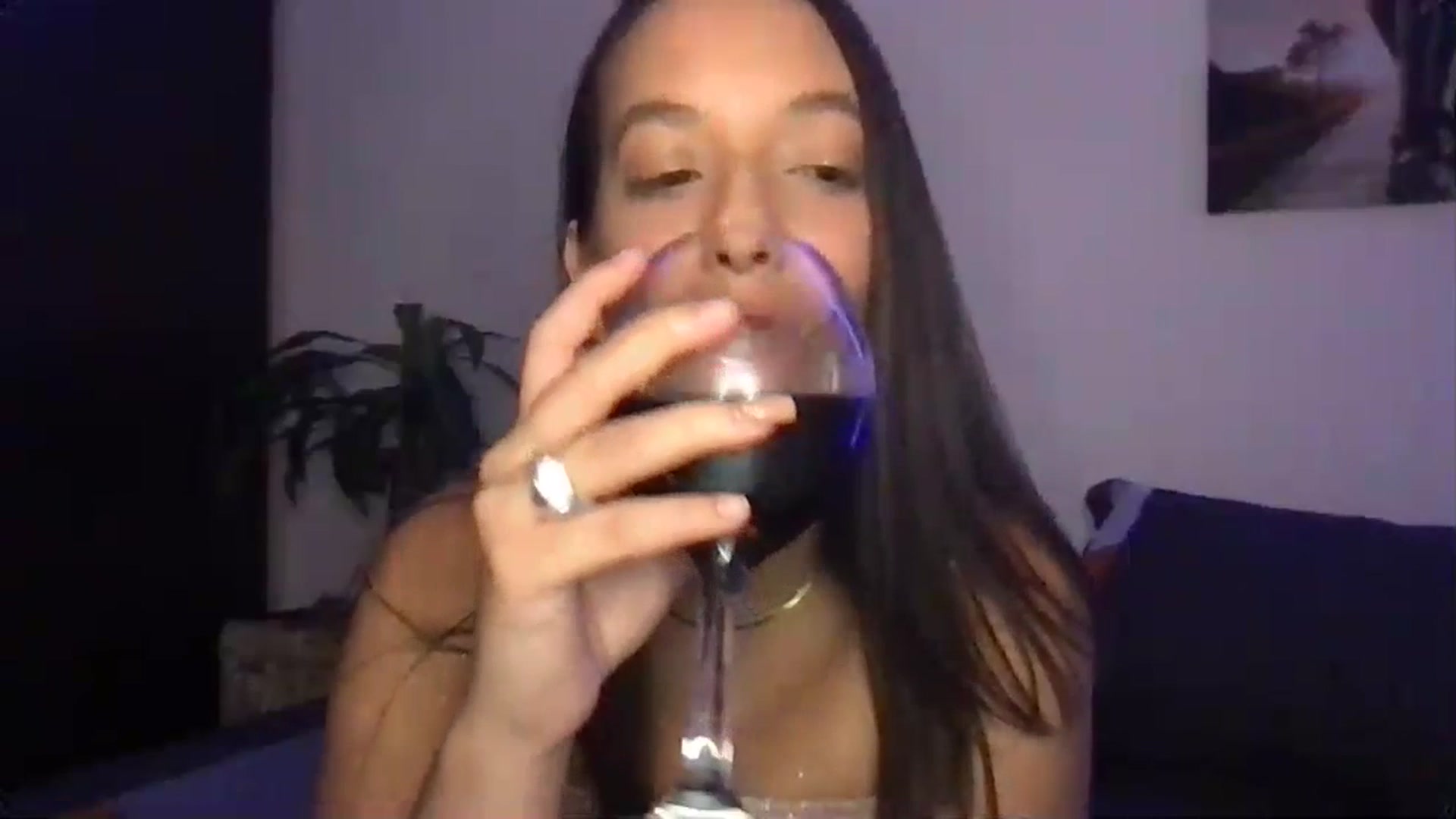 Gallery image thumbnail from AnnisRoom's myfreecams stream on, 07/08/2023, 01:37 image 10 of 20