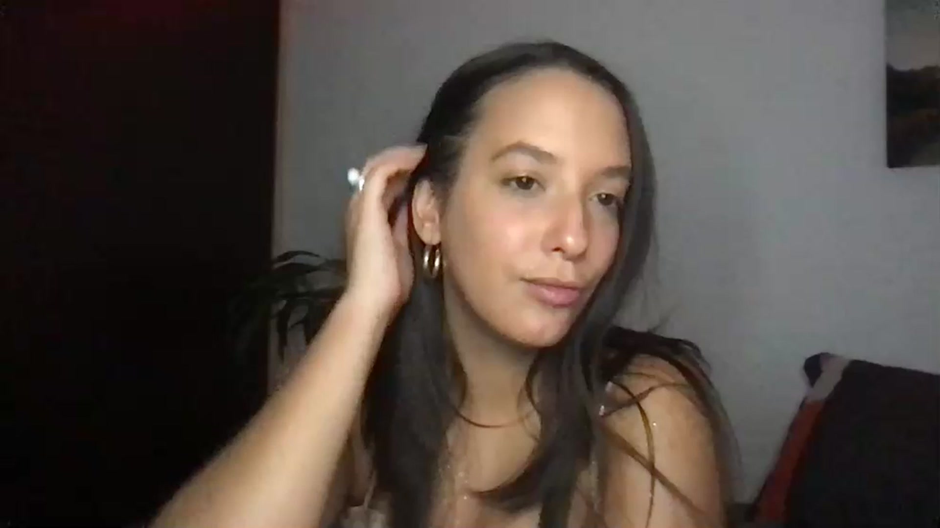Gallery image thumbnail from AnnisRoom's myfreecams stream on, 07/08/2023, 01:37 image 3 of 20
