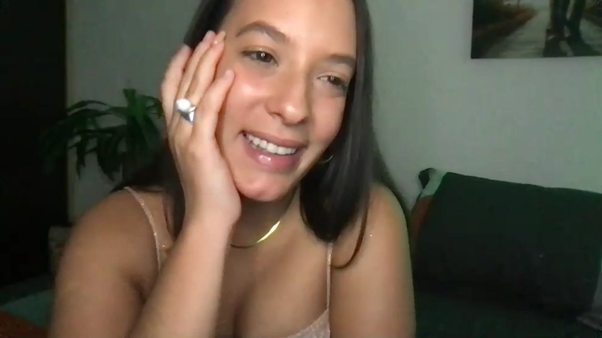 Gallery image thumbnail from AnnisRoom's myfreecams stream on, 07/08/2023, 01:37 image 18 of 20