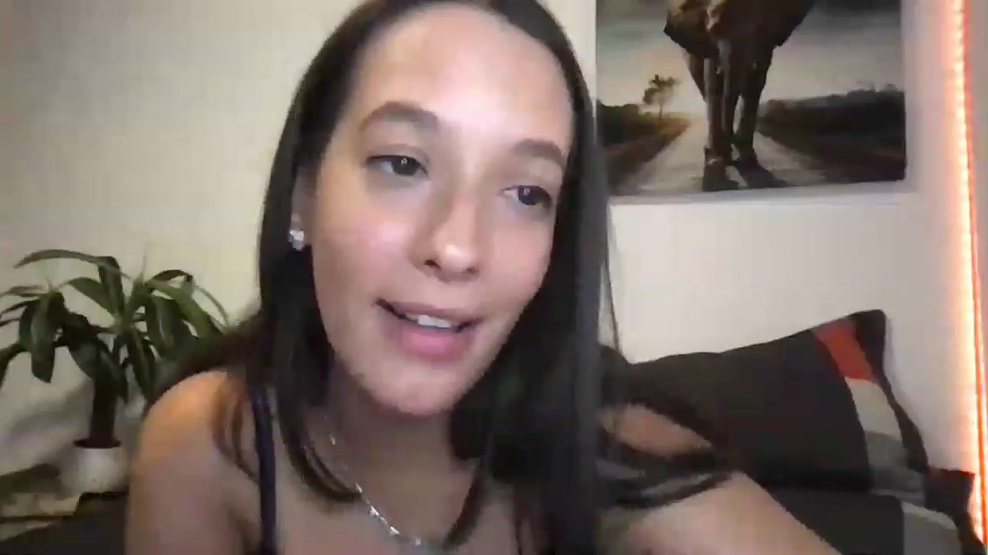 Gallery image thumbnail from AnnisRoom's myfreecams stream on, 07/12/2023, 02:51 image 10 of 20