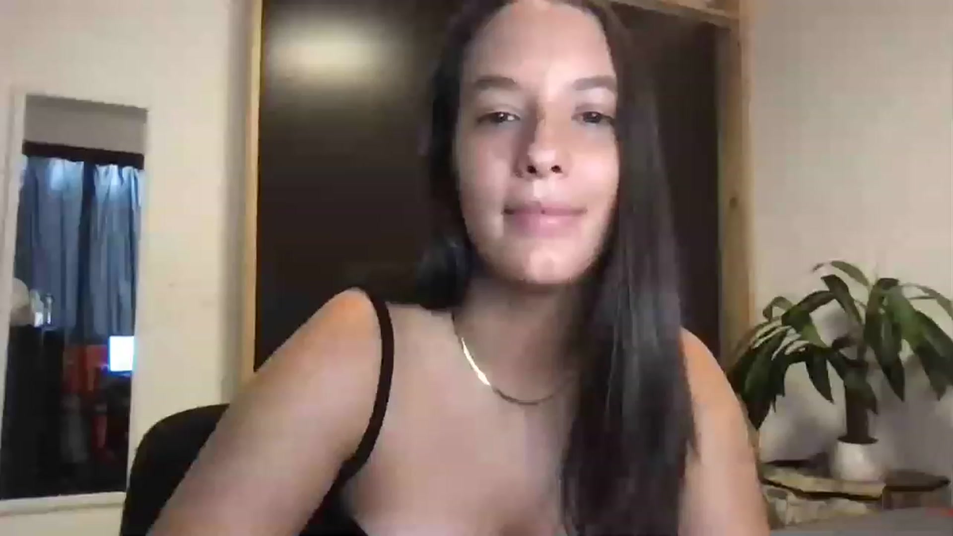 Gallery image thumbnail from AnnisRoom's myfreecams stream on, 07/17/2023, 23:35 image 2 of 20