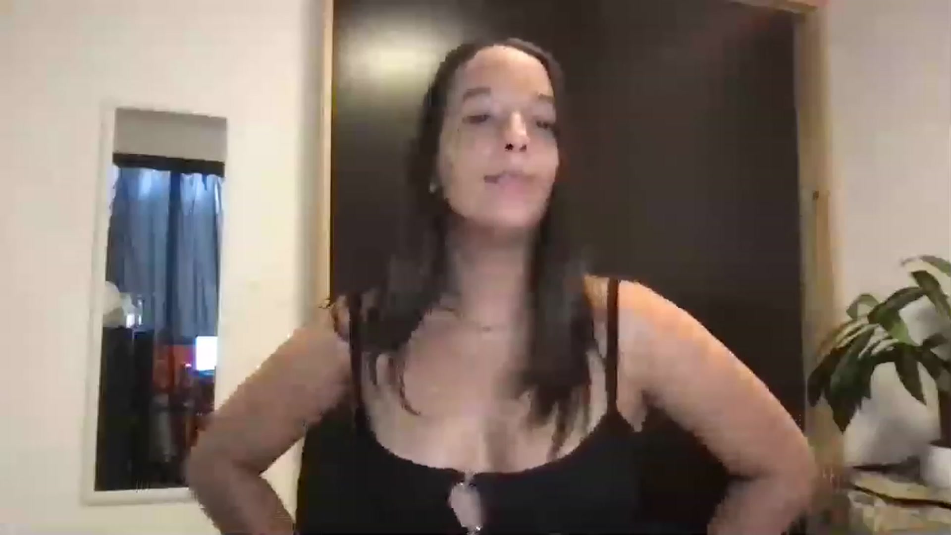 Gallery image thumbnail from AnnisRoom's myfreecams stream on, 07/17/2023, 23:35 image 18 of 20