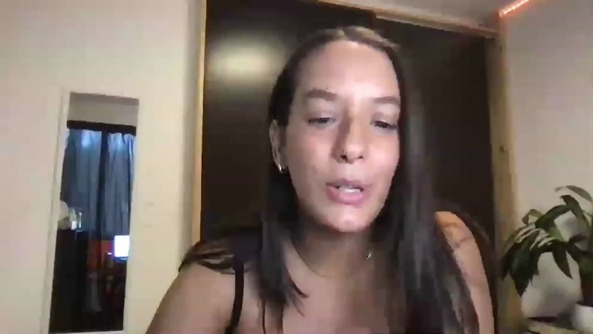 Gallery image thumbnail from AnnisRoom's myfreecams stream on, 07/17/2023, 23:35 image 14 of 20