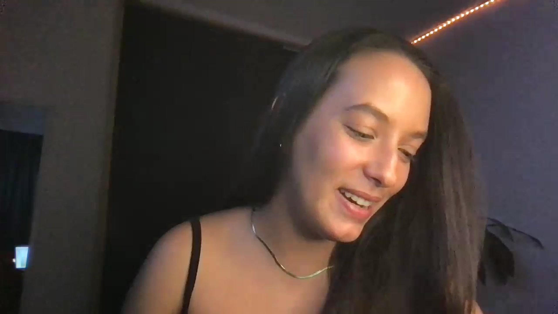Gallery image thumbnail from AnnisRoom's myfreecams stream on, 07/18/2023, 02:17 image 12 of 20